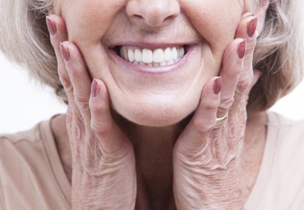This Houston Elder Dentist Can Help You Get Used to Your Newly Fitted Dentures Faster
